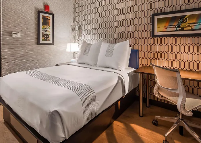 Glo Best Western Brooklyn Nyc